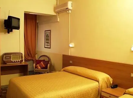 Hotel Luciana 3*