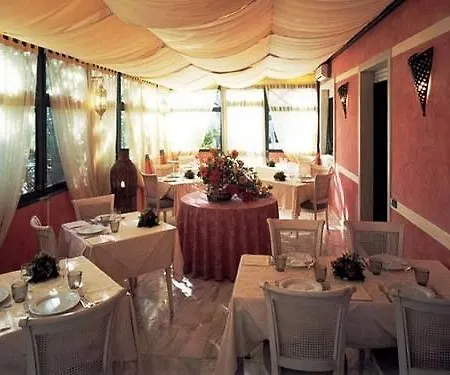 Hotel Luciana 3*